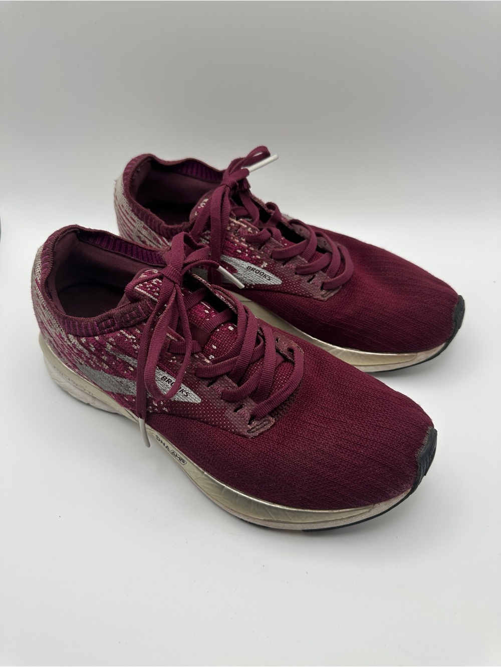 Size 8.5 Brooks Ricochet Burgundy DNA cushion Running Shoes